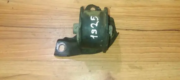 Honda Accord Engine mount bracket
