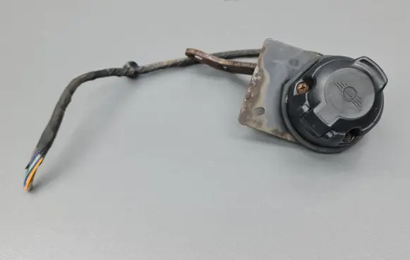 Mini Cooper Countryman R60 Tow bar electric socket 8384239 9806392019