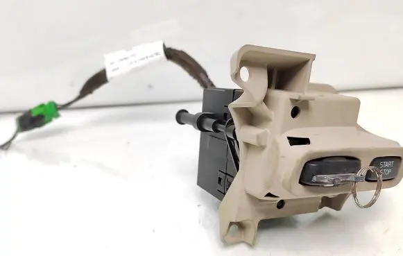 Volvo S80 Ignition lock 30797210 329002