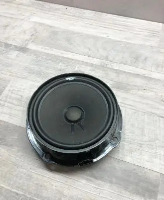Skoda Octavia Mk3 (5E) Front door high frequency speaker
