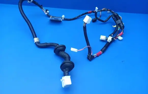 Lexus IS 220D-250-350 Rear door wiring loom 8215453040C