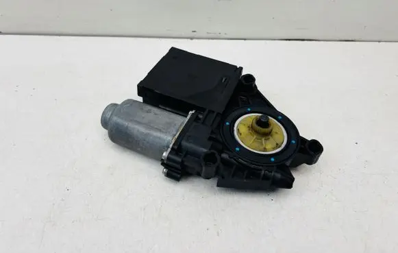 Volkswagen Touran II Front door window regulator motor 5K0959793 1T0959701T