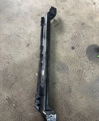 Volkswagen Touareg II Bottom radiator support slam panel 7P0805551