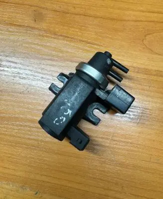 BMW 5 E60 E61 Turbo solenoid valve 7796634 70057801
