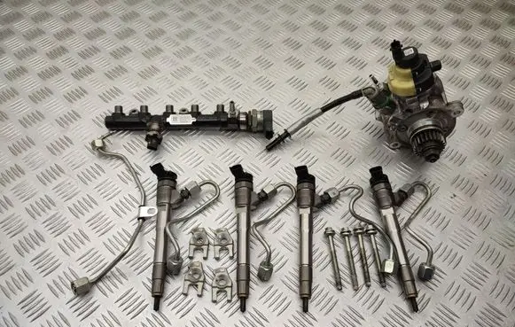 Nissan X-Trail T32 Fuel injection system set 167006205R 0445010799 175217814R