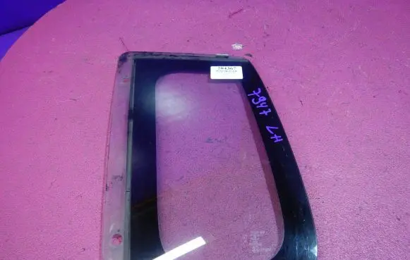 Mazda Demio Rear side window
