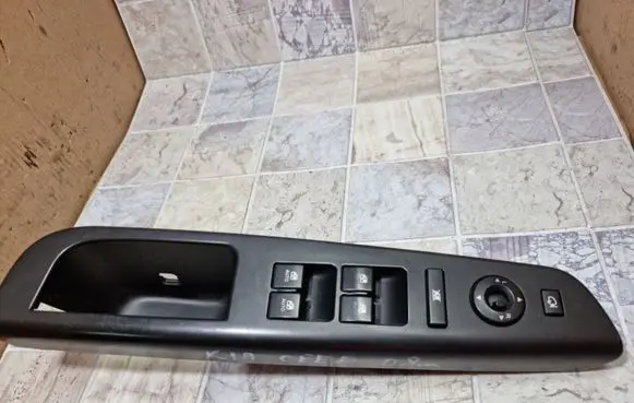 KIA Ceed Electric window control switch 823511H020 1404903