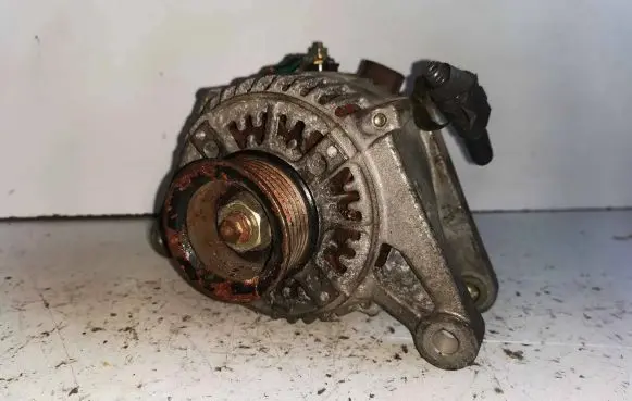 Toyota Corolla E120 E130 Generator/alternator 1022111910 706022030