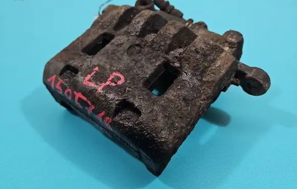 Front brake caliper