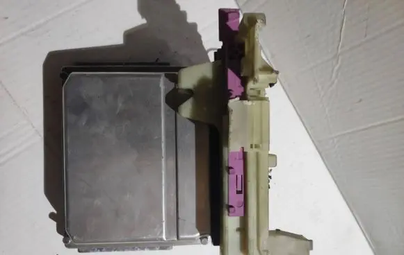 Volvo S70 V70 V70 XC Engine control unit/module 285A3886