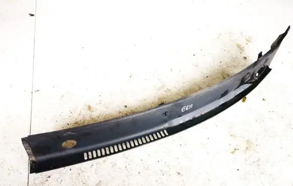 Audi A4 S4 B5 8D Wiper trim 8d1819403a
