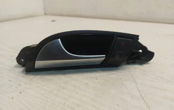 Audi Q7 4L Front door interior handle 4L0837019