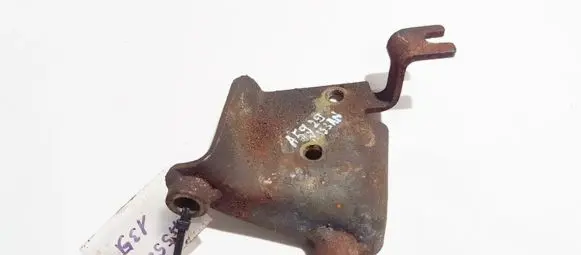 Nissan Almera N16 Engine mounting bracket