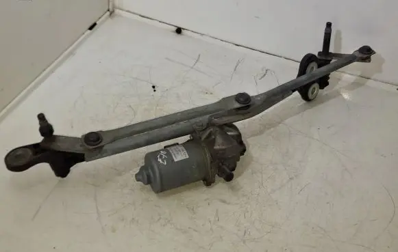 BMW X5 E70 Front wiper linkage and motor 7200535 6240N 4051542V