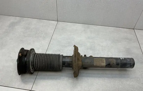 Volkswagen PASSAT B8 Front shock absorber/damper 3Q0413031BM