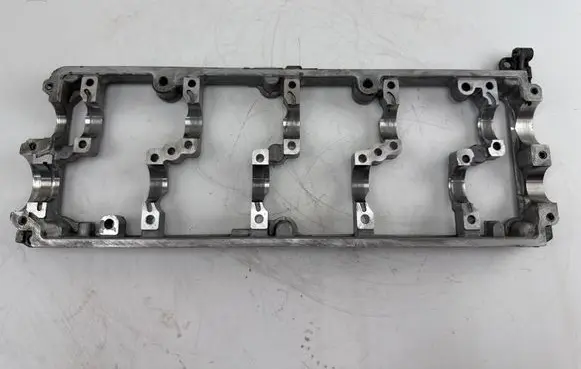 Skoda Octavia Mk2 (1Z) Camshaft holder 03L103286A
