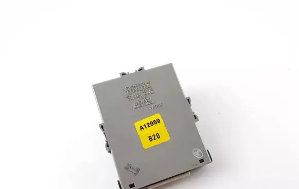 Lexus RX 450H Gateway control module 8911148110 2324005340