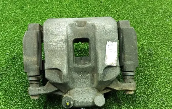 KIA Sportage Front brake caliper 