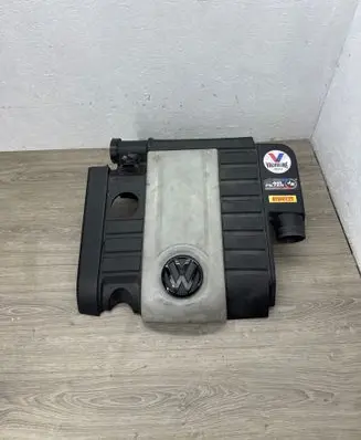 Volkswagen Golf V Engine cover (trim) 06F133837T 06F133843A 06F183