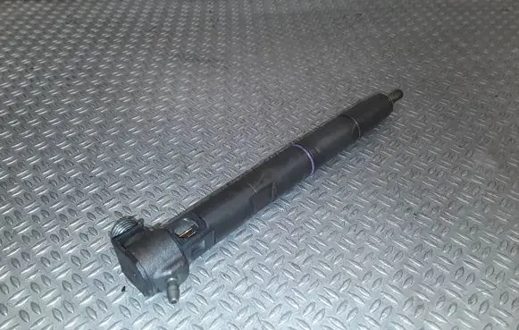 KIA Venga Fuel injector 338002A780 Embr00203d