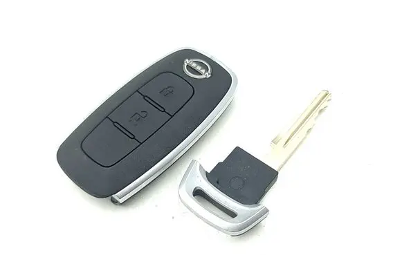 Nissan Juke II F16 Ignition key/card 