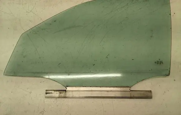 Mercedes-Benz E W210 Front door window glass four-door 43R001025