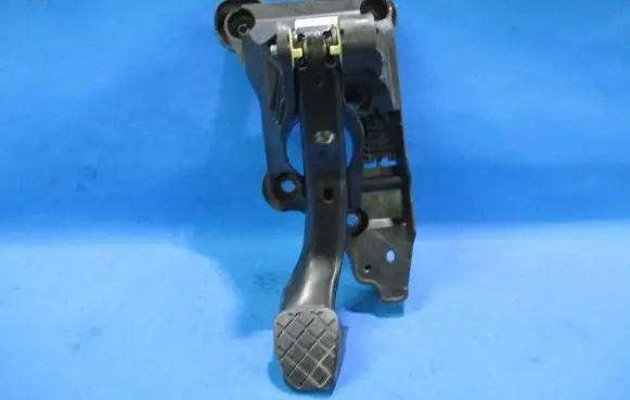 Volkswagen Cross Polo Brake pedal 2Q1721058P
