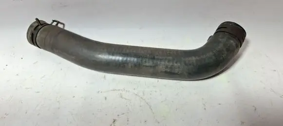 Coolant pipe/hose