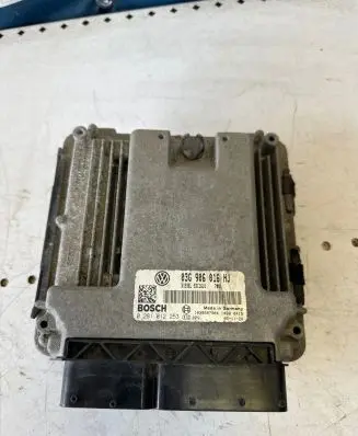 Volkswagen Golf V Engine control unit/module 03G906016HJ 1039S07904 0281012253