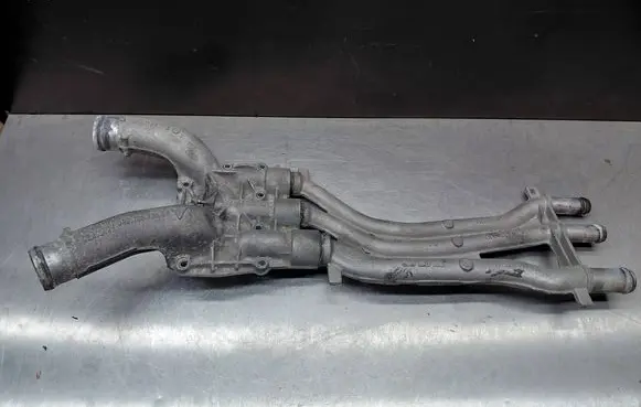 Porsche Cayenne (9PA) Engine coolant pipe/hose 9481061304R 94810605808