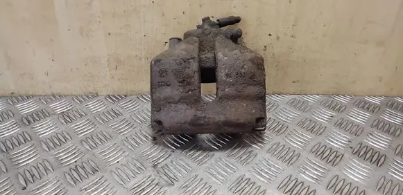 Volkswagen PASSAT CC Front brake caliper