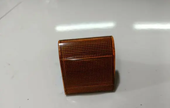 Front fender indicator light