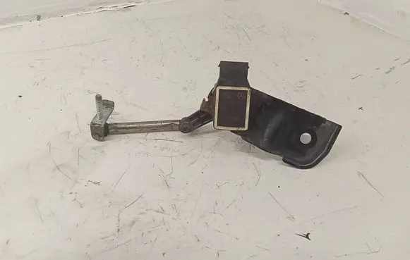 Mercedes-Benz S W221 Air suspension front height level sensor A0105427717
