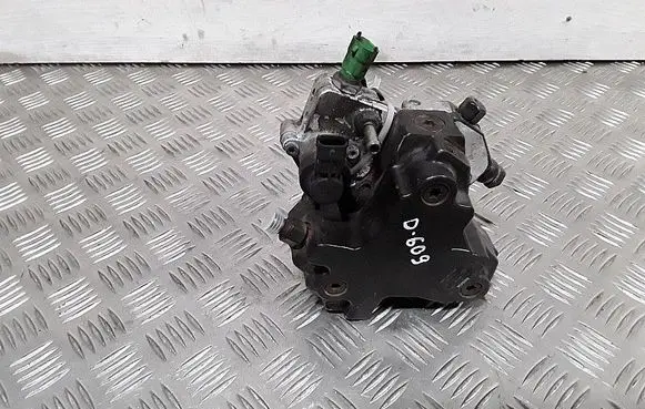 Volvo S80 Fuel injection high pressure pump 0445010111 8692521