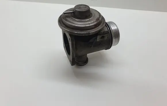BMW 5 E60 E61 EGR valve 7789999 72826402 728264