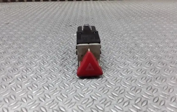 Volkswagen PASSAT B6 Hazard light switch 3C0953509A