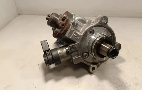 Mercedes-Benz E W213 Fuel injection high pressure pump A6540700001
