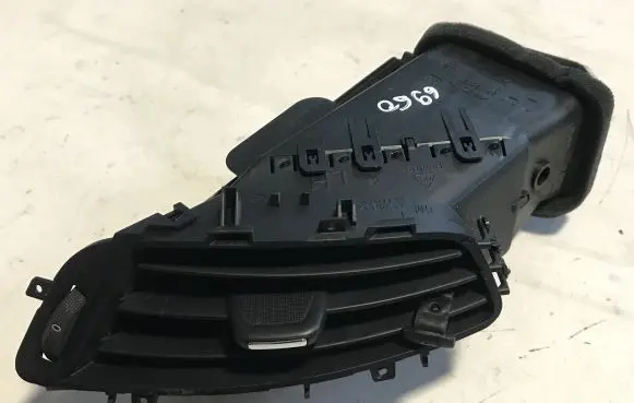 Opel Zafira C Dash center air vent grill 13427382 330188061