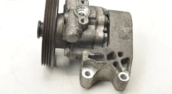 Opel Insignia A Power steering pump 