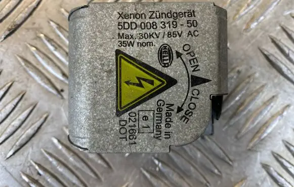 Audi A6 S6 C6 4F Headlight ballast module Xenon 5DD00831950