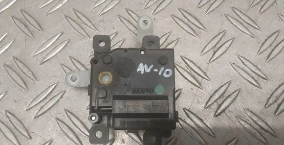 Toyota Avensis T270 Air flap motor/actuator 0638000920