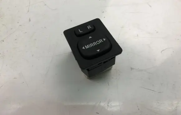 Toyota Avensis T250 Wing mirror switch 183574