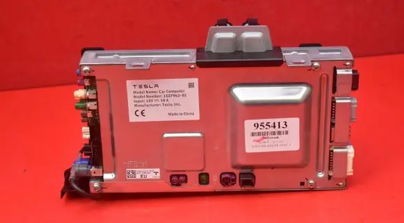 Tesla Model 3 Engine control unit/module ECU 1527963-01