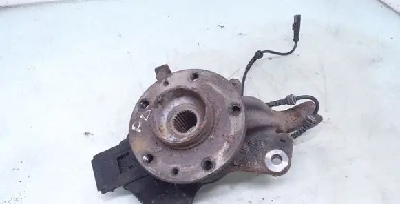 Front wheel hub spindle knuckle