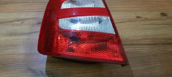 Skoda Fabia Mk1 (6Y) Rear/tail lights 086651901lr p21w