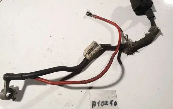Volkswagen PASSAT B6 Positive cable (battery) 