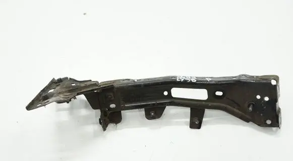 Audi A4 S4 B9 8W Fender mounting bracket 8W0821136BACR 8W0821136B