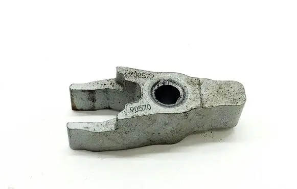 Opel Astra K Fuel Injector clamp holder 90570 202572