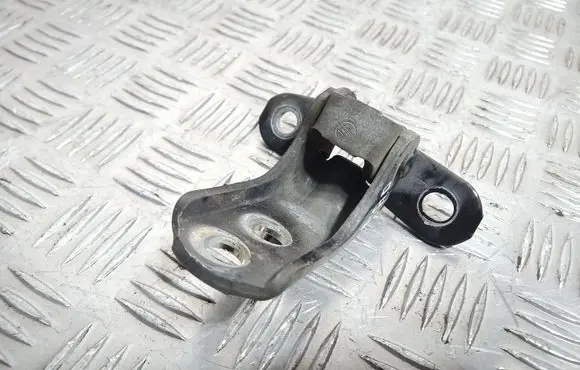 Toyota RAV 4 (XA20) Front door lower hinge 