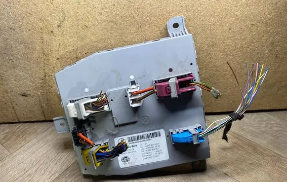 Mercedes-Benz C W205 SAM control unit A2059009321 5DK01077276 2059009321